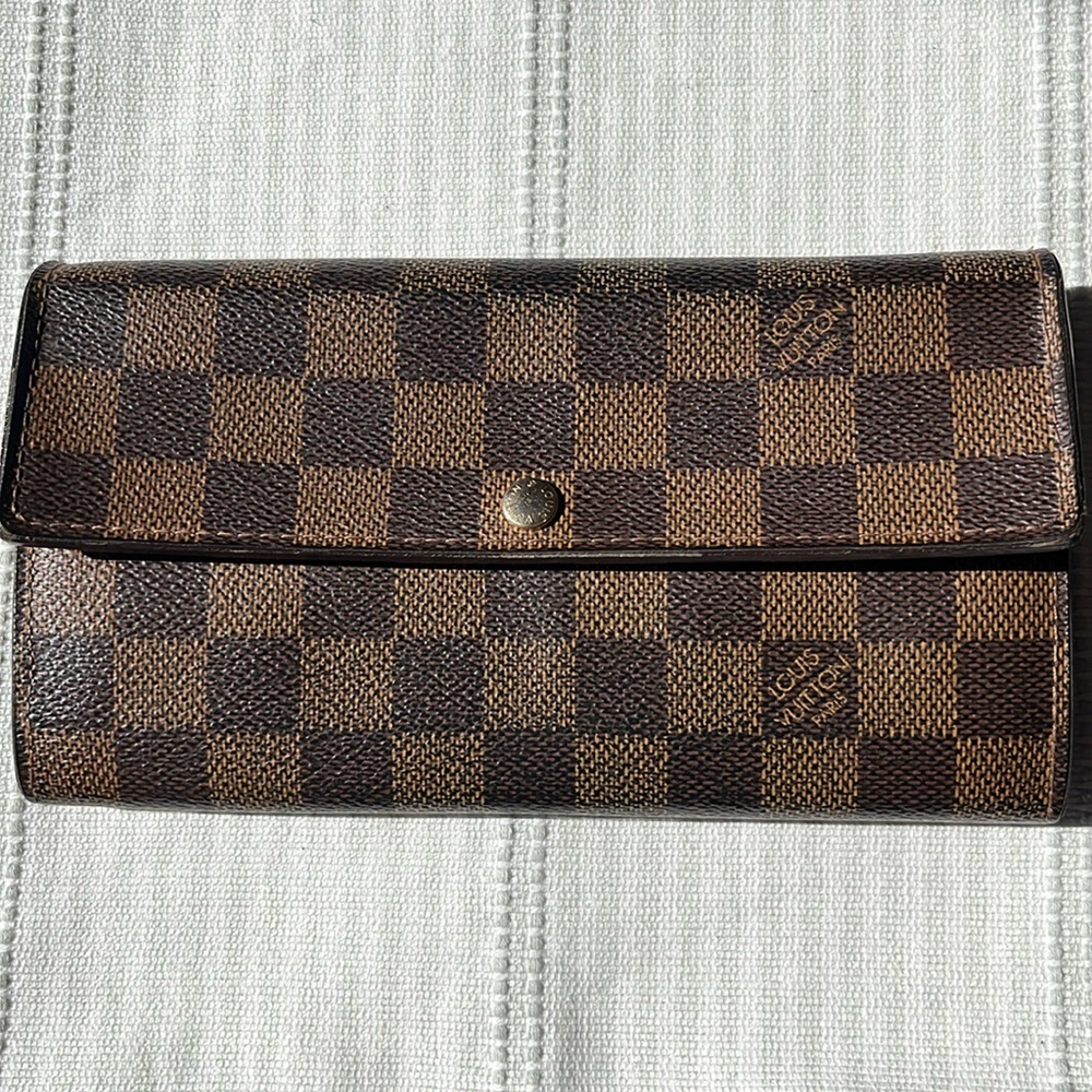 Authentic Louis Vuitton Sarah Damier Ebene Canvas Wallet with COA